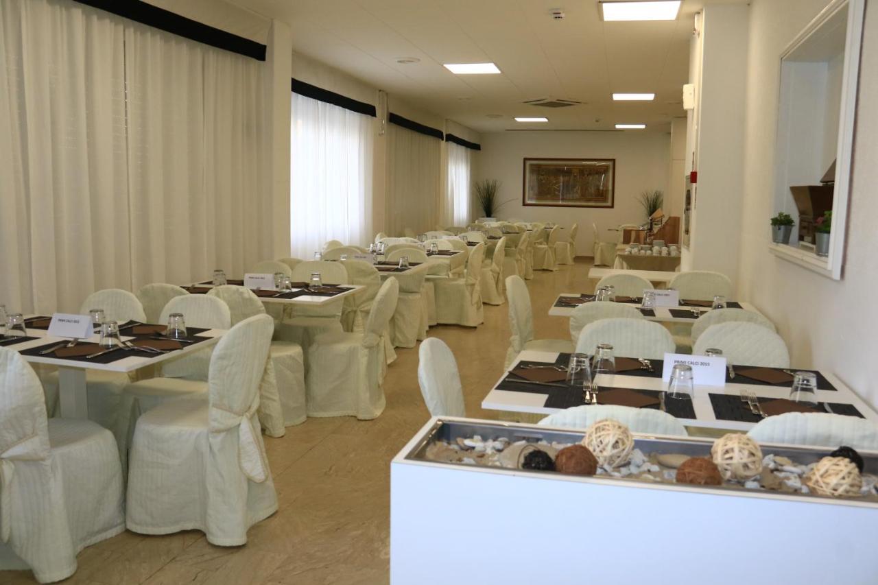 Hotel Diamante Католика Екстериор снимка