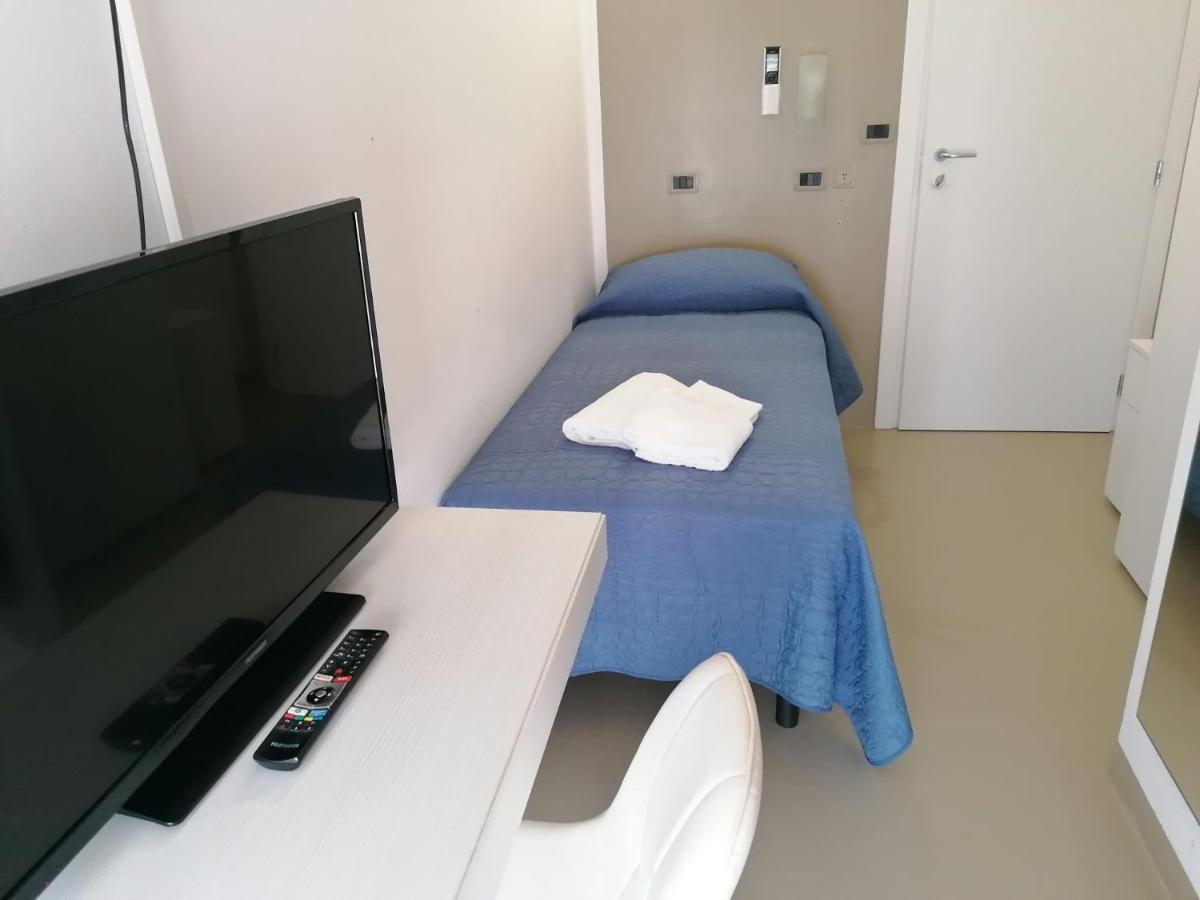 Hotel Diamante Католика Екстериор снимка