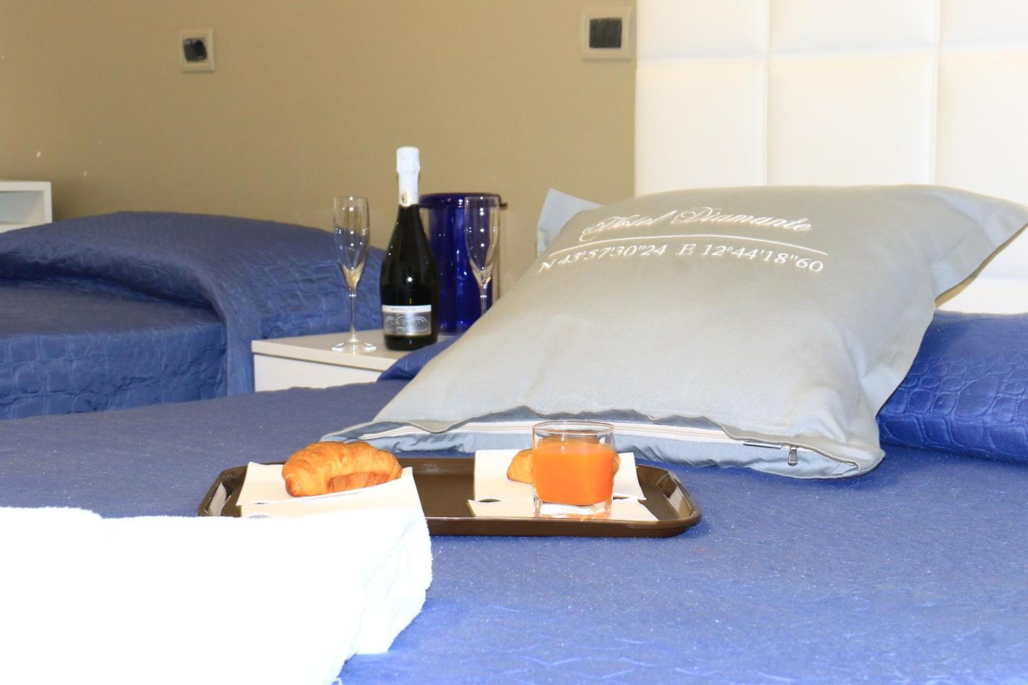 Hotel Diamante Католика Екстериор снимка