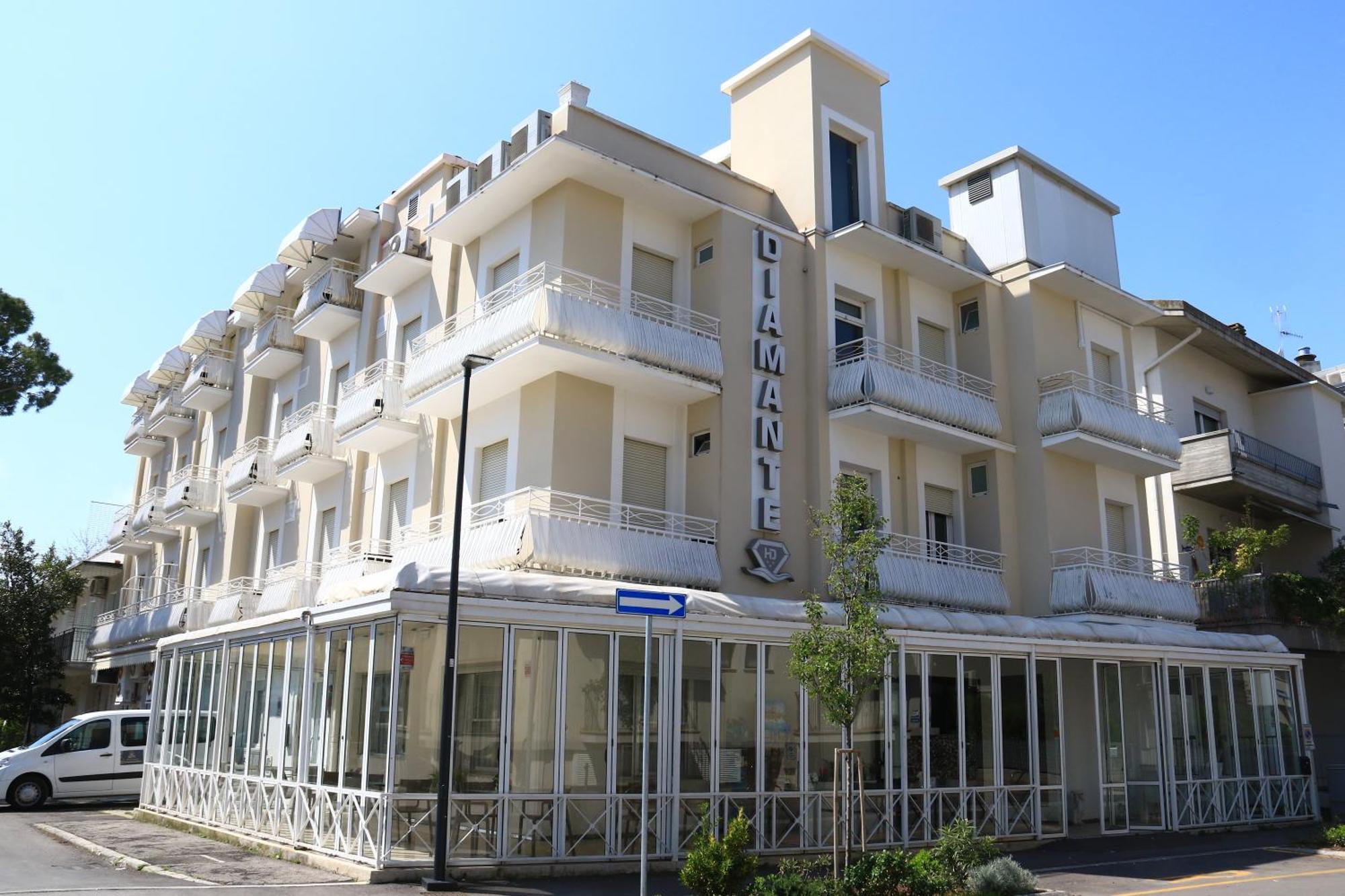 Hotel Diamante Католика Екстериор снимка