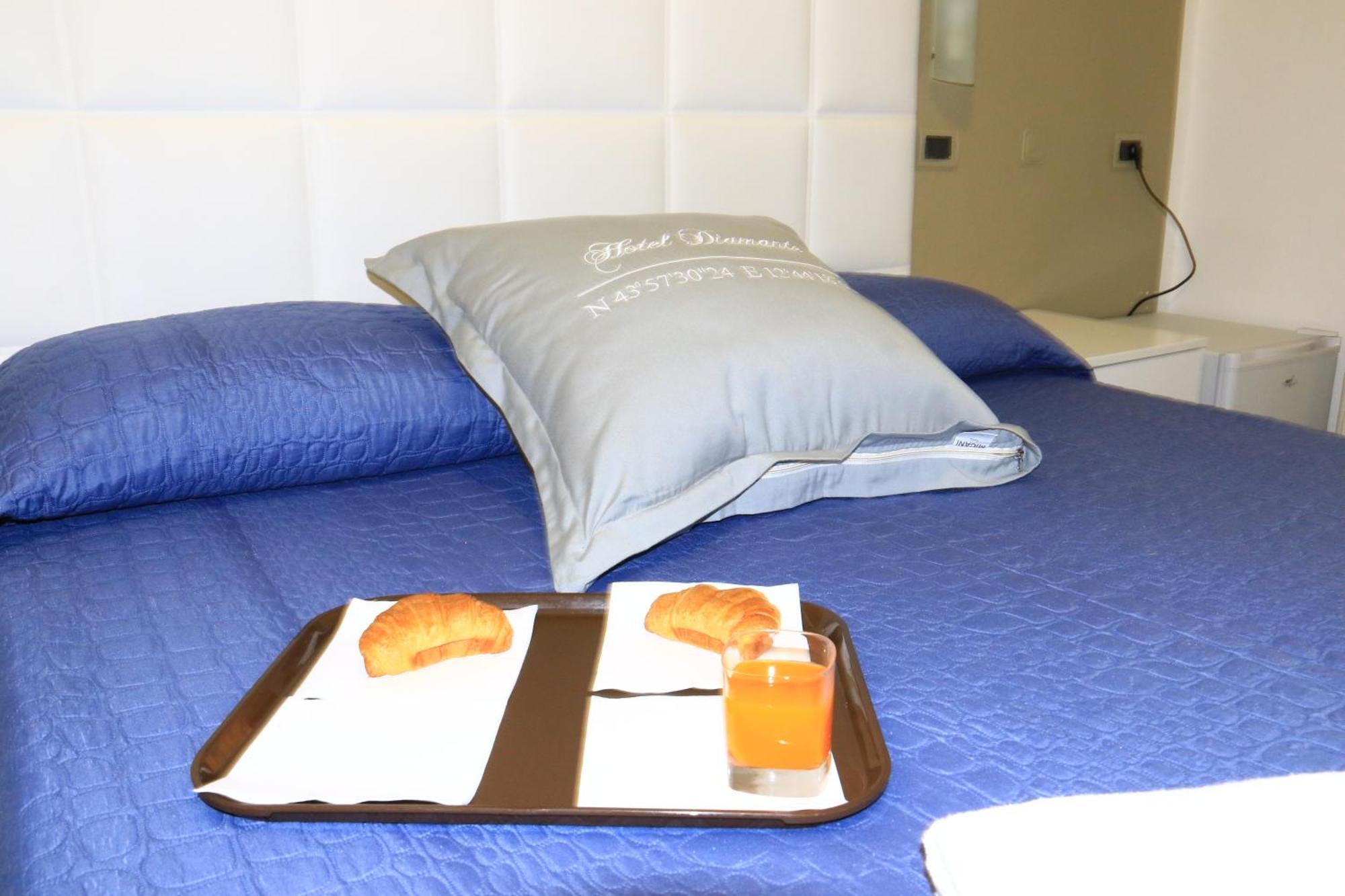 Hotel Diamante Католика Екстериор снимка