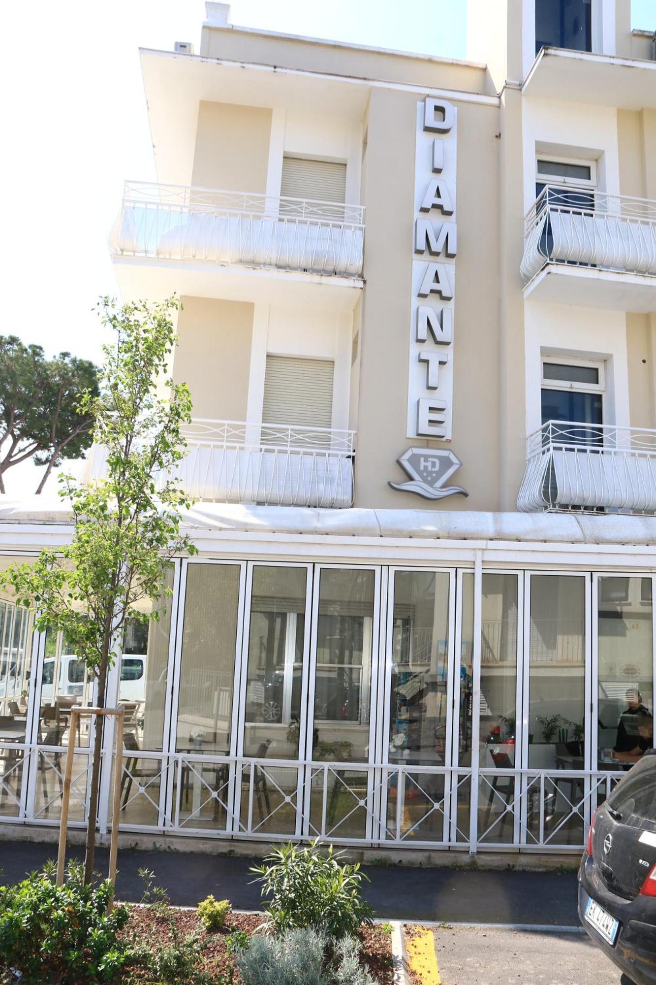 Hotel Diamante Католика Екстериор снимка