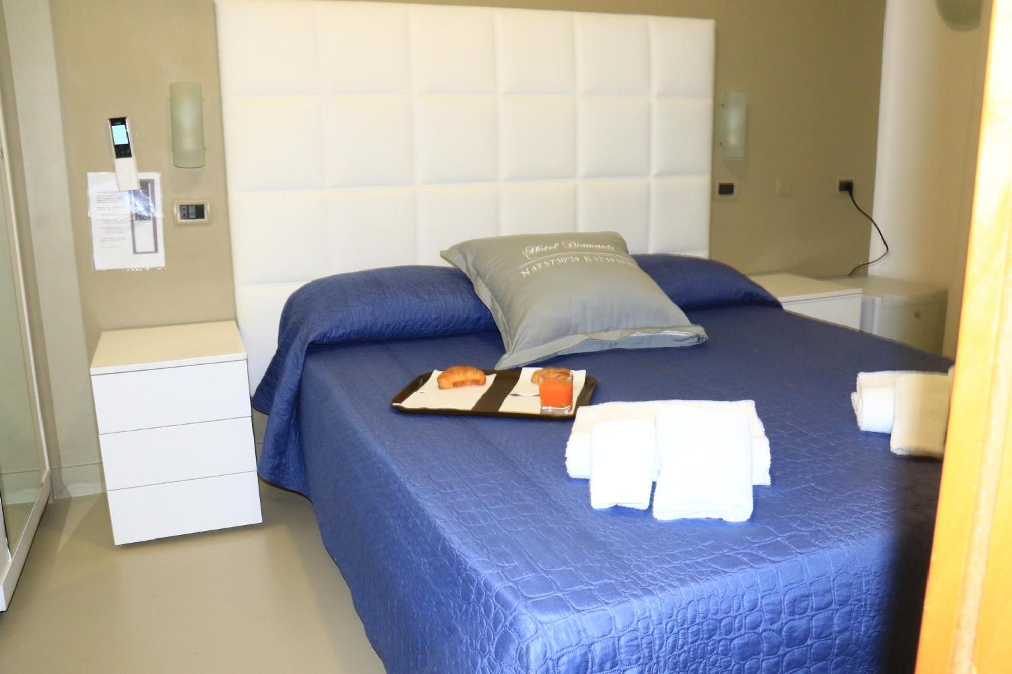Hotel Diamante Католика Екстериор снимка