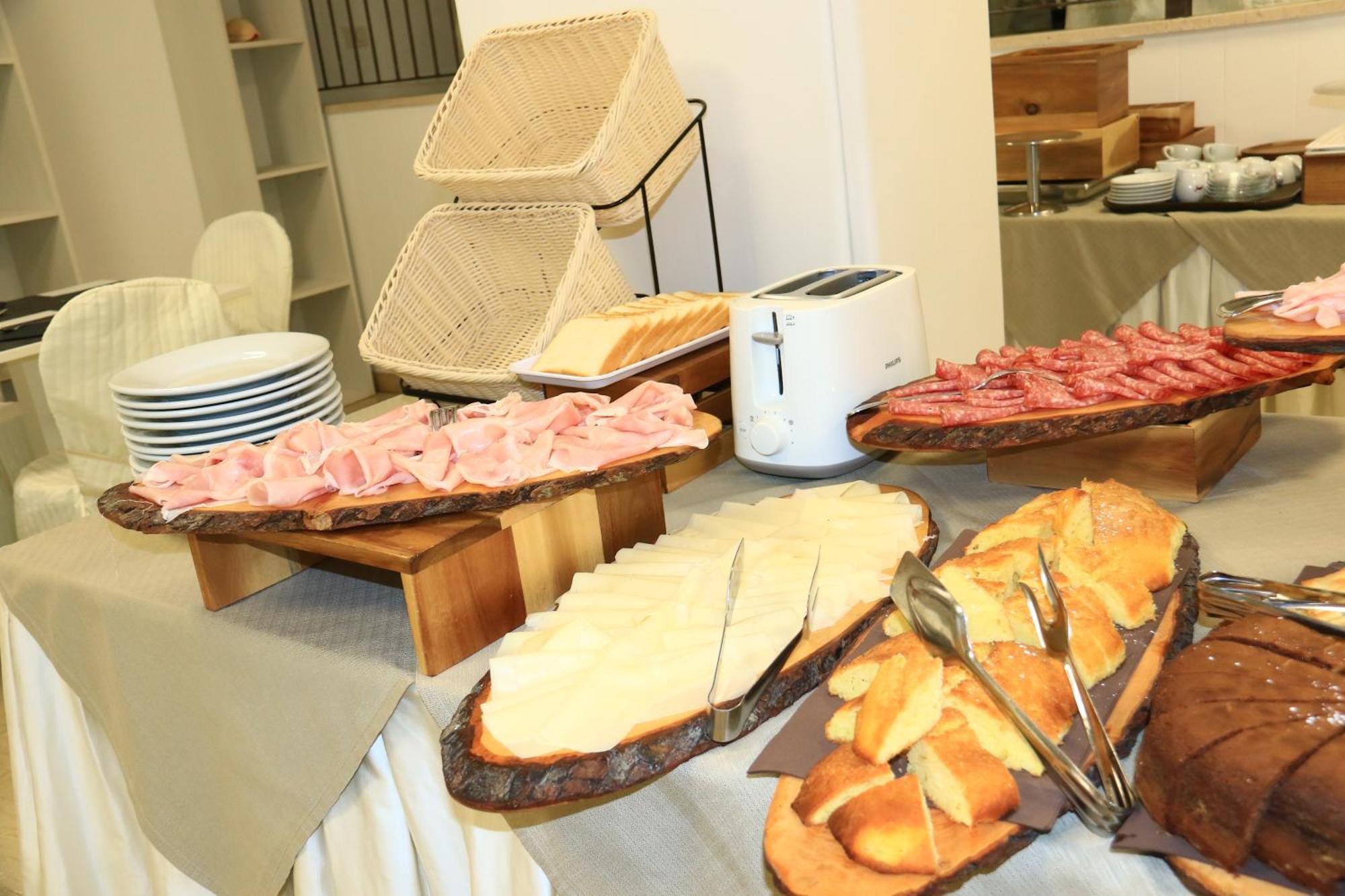 Hotel Diamante Католика Екстериор снимка