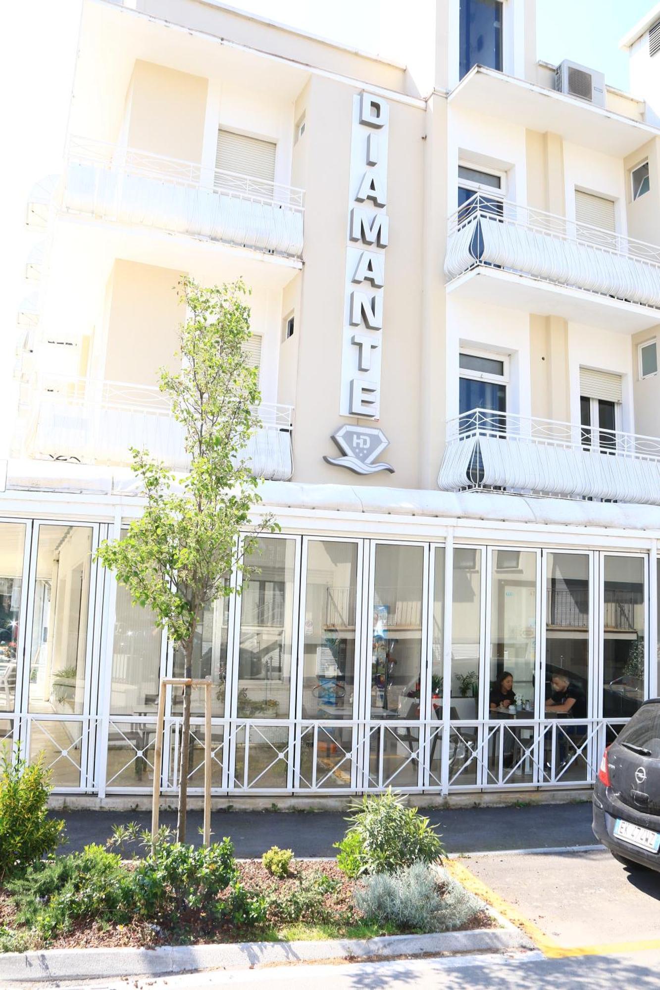 Hotel Diamante Католика Екстериор снимка