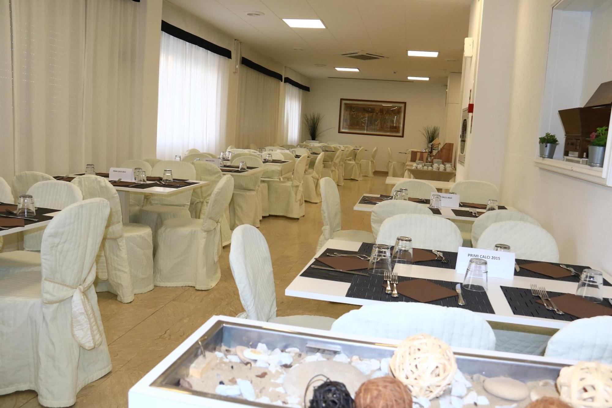Hotel Diamante Католика Екстериор снимка
