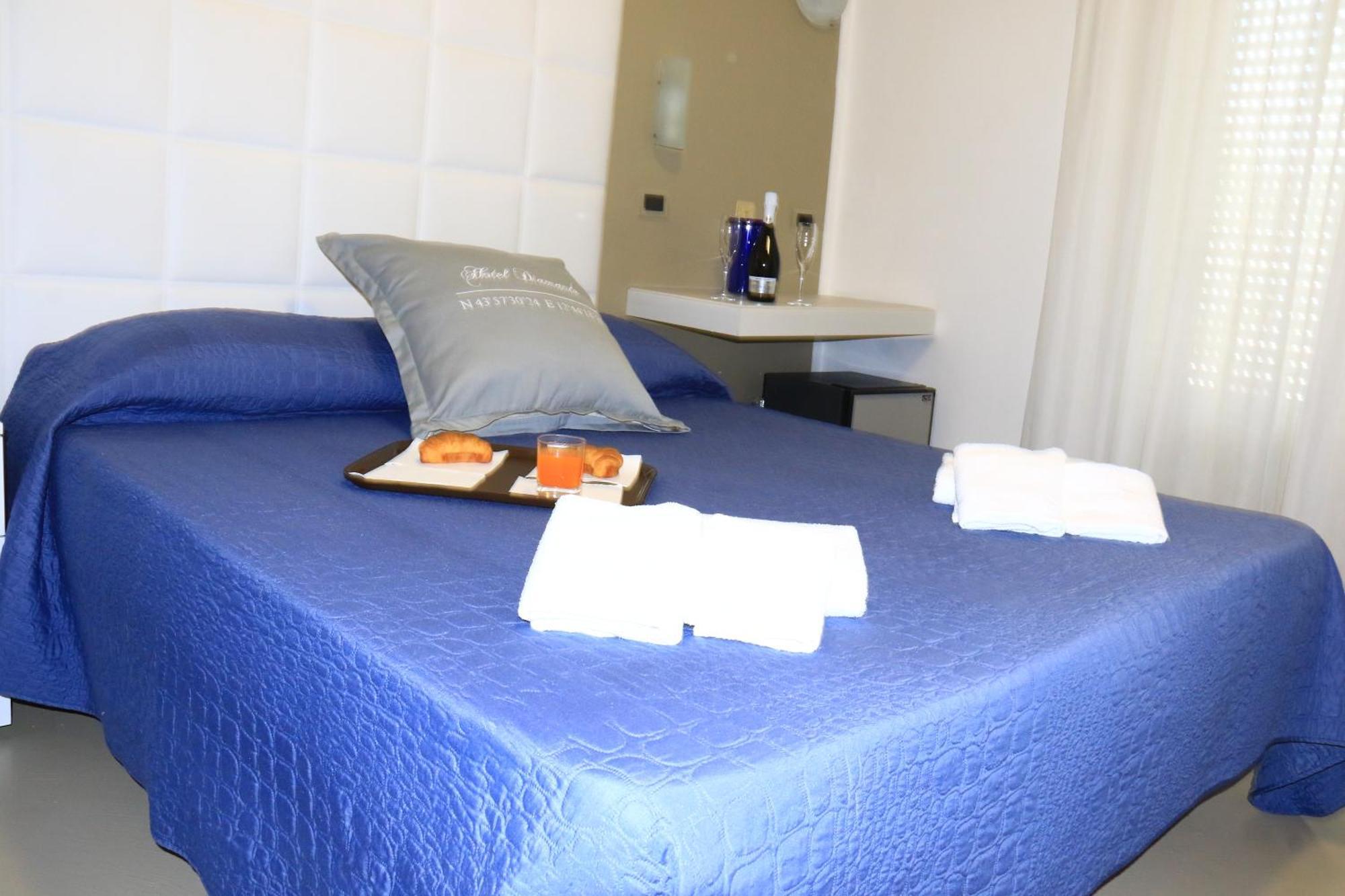 Hotel Diamante Католика Екстериор снимка