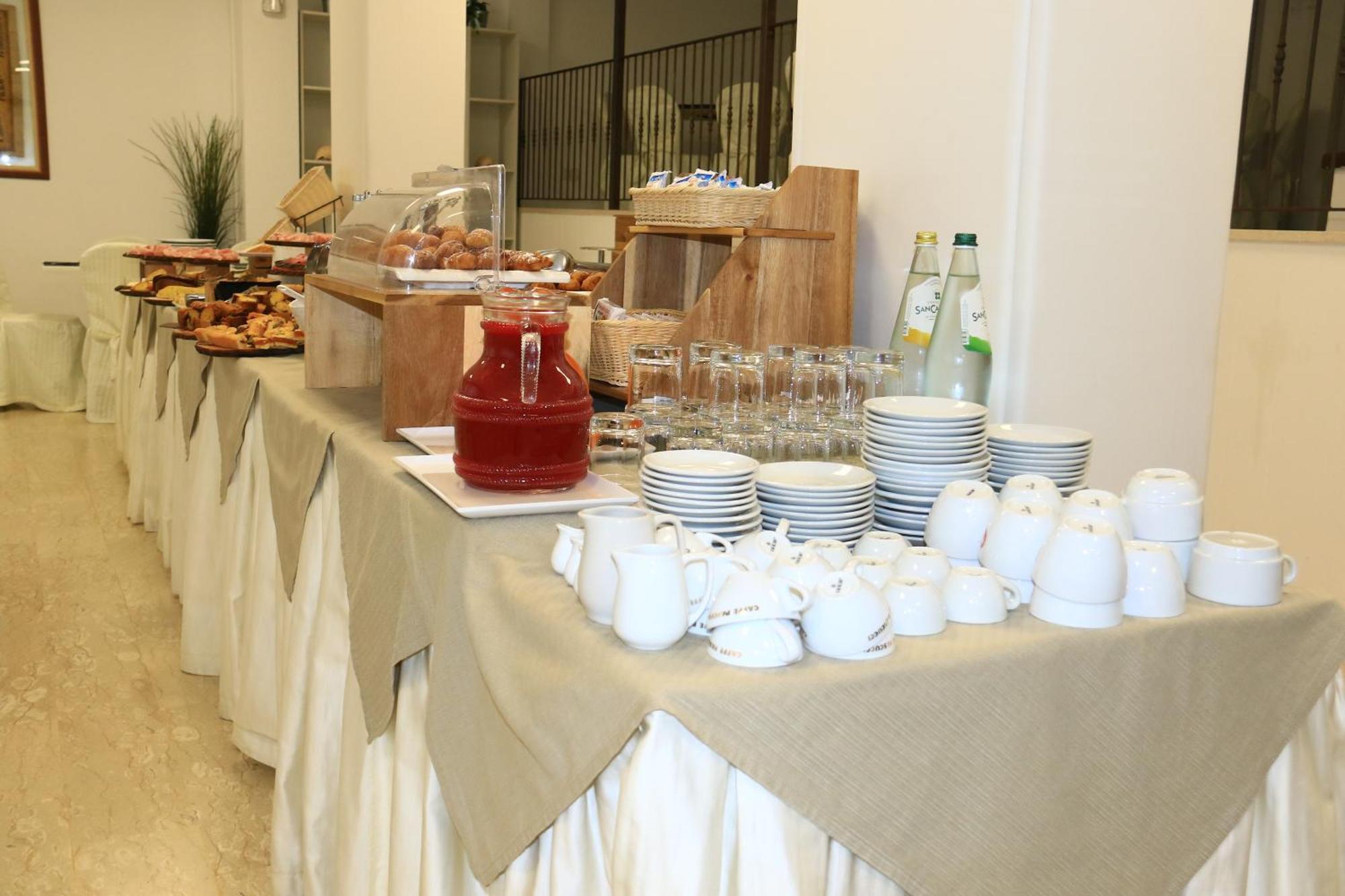 Hotel Diamante Католика Екстериор снимка