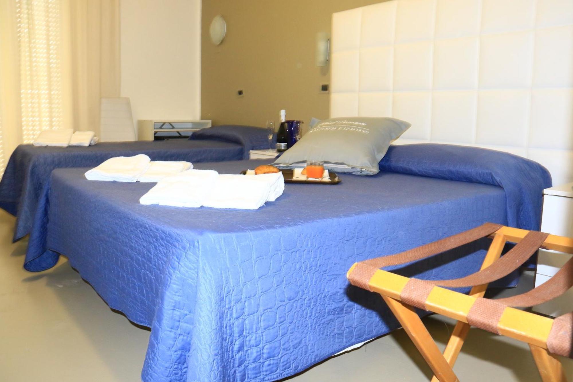 Hotel Diamante Католика Екстериор снимка