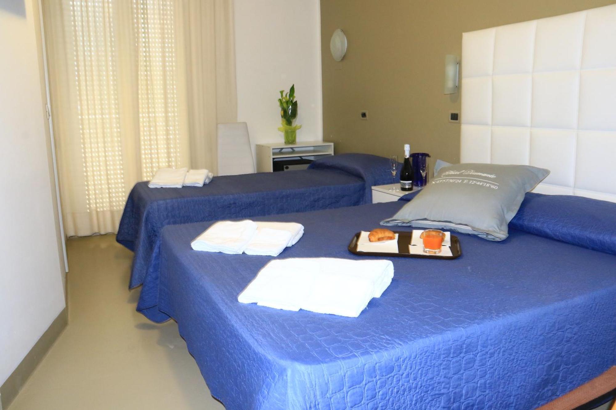 Hotel Diamante Католика Екстериор снимка