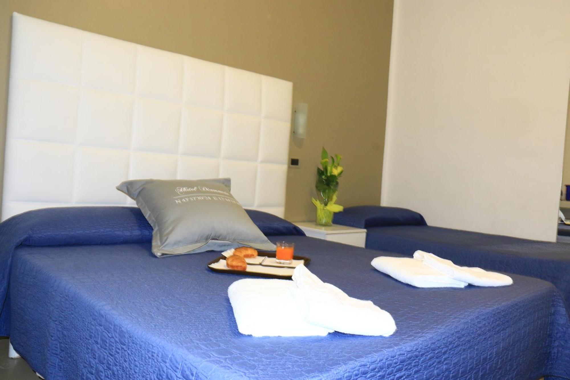 Hotel Diamante Католика Екстериор снимка