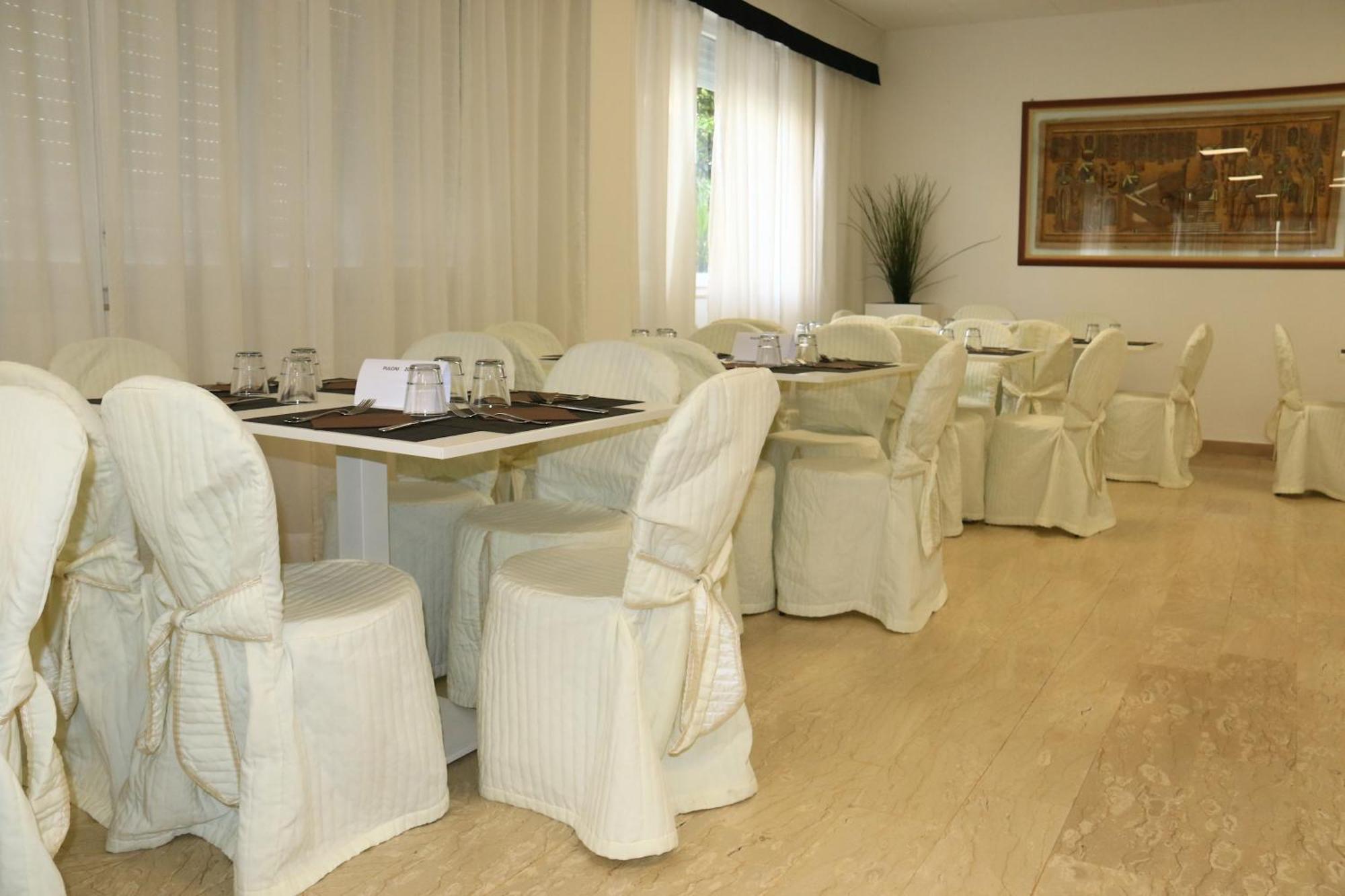 Hotel Diamante Католика Екстериор снимка