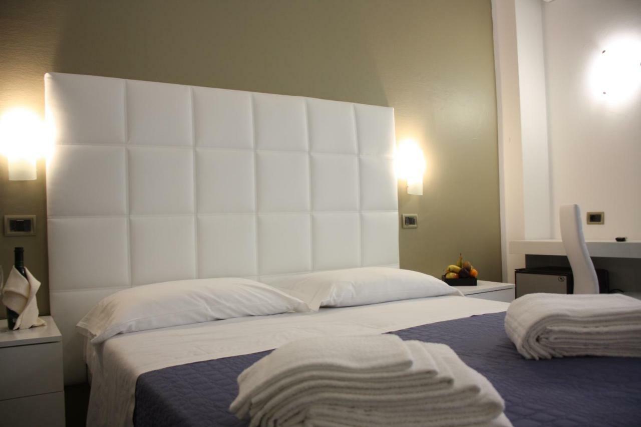 Hotel Diamante Католика Екстериор снимка