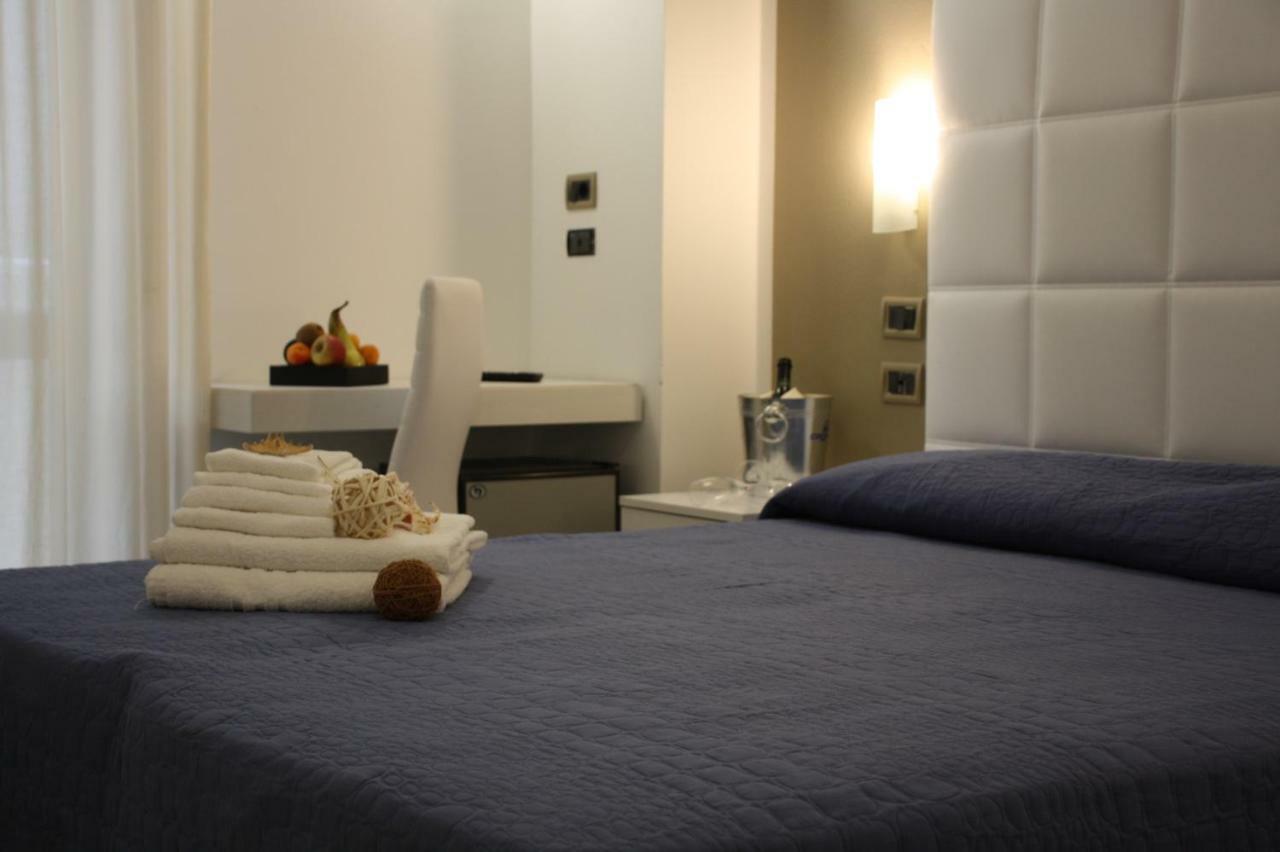 Hotel Diamante Католика Екстериор снимка