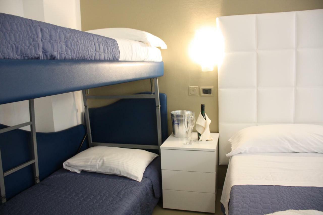 Hotel Diamante Католика Екстериор снимка