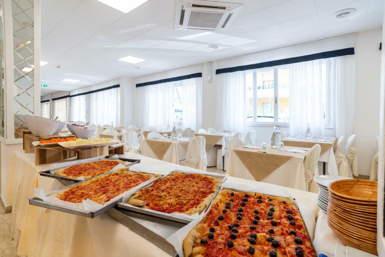 Hotel Diamante Католика Екстериор снимка