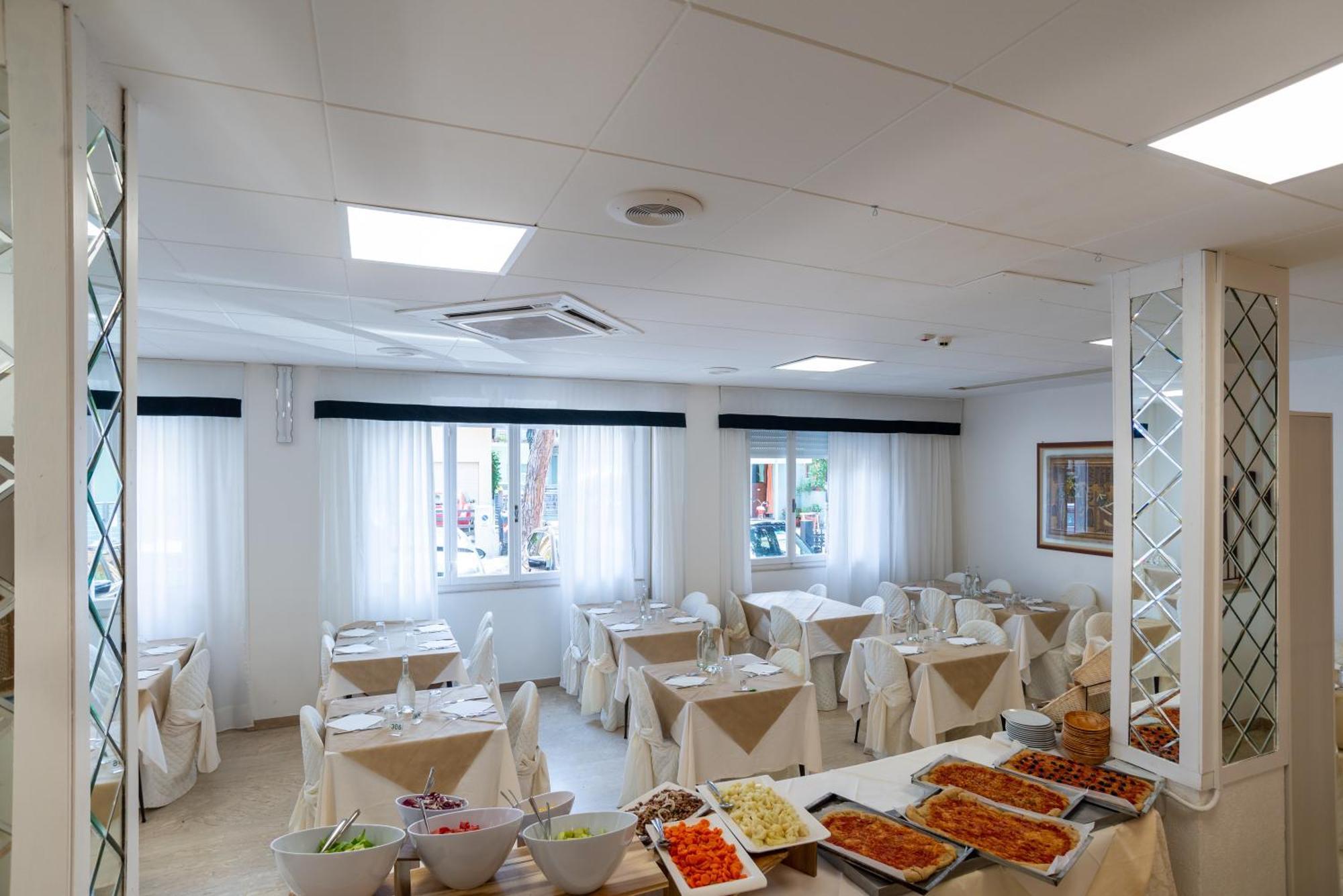 Hotel Diamante Католика Екстериор снимка
